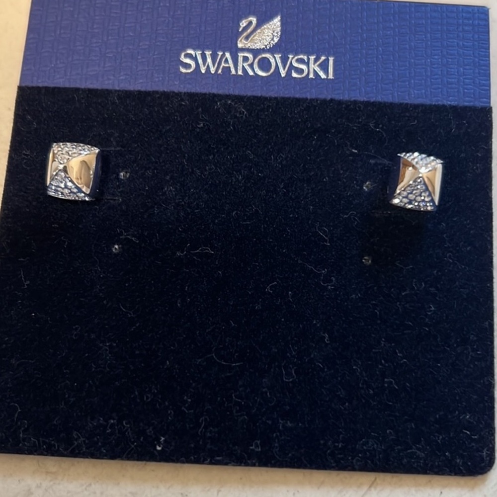 Swarovski "Glance" Stud earrings - NWT